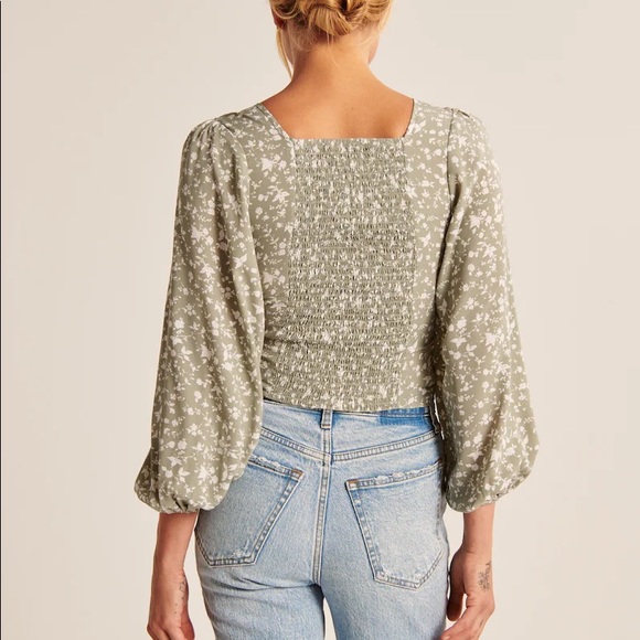 Long-Sleeve Cinched Front Top - Picture 2 of 4